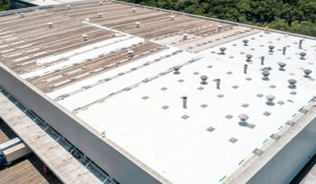 Como a Membrana TPO é Eficiente Para Combater Infiltração e Corrosão | Saneplan